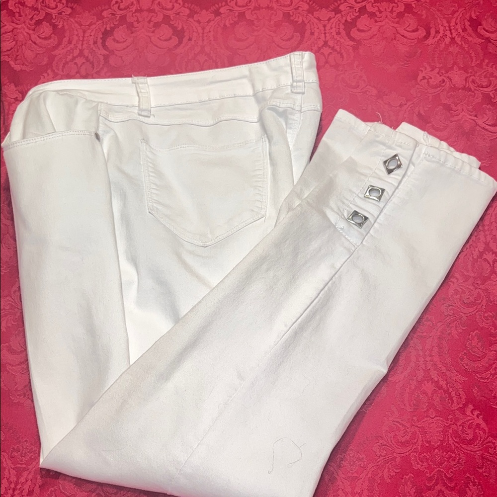 Fabulous Deja Blue Premium Capri with hardware on Leggings